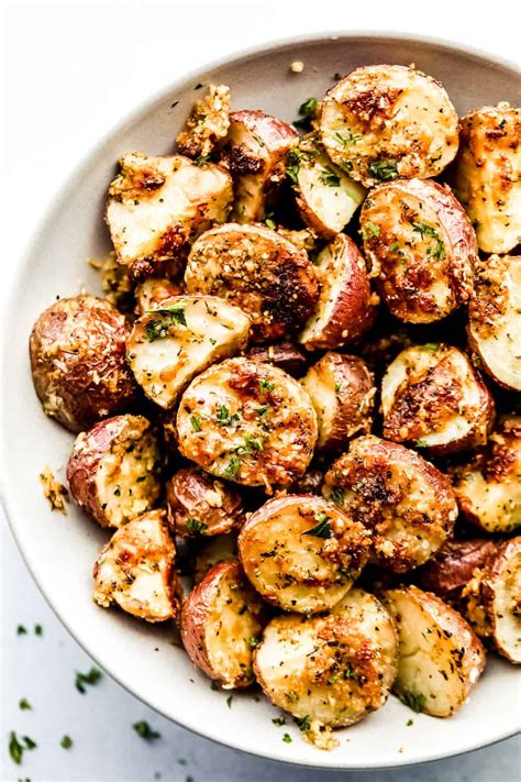 Roasted Garlic Parmesan Potatoes - calories, carbs, nutrition