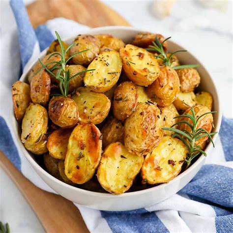 Roasted Rosemary & Garlic Potatoes - calories, carbs, nutrition