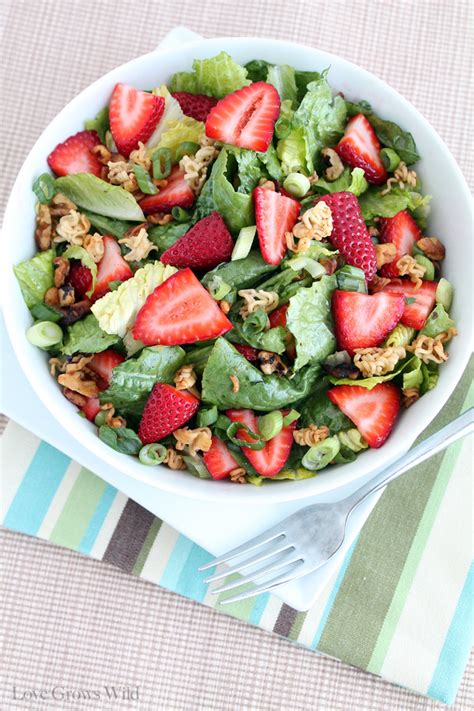 Romaine Salad with Strawberries, Almonds and Peas - calories, carbs, nutrition