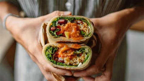 Roman Vegetarian Wrap - calories, carbs, nutrition