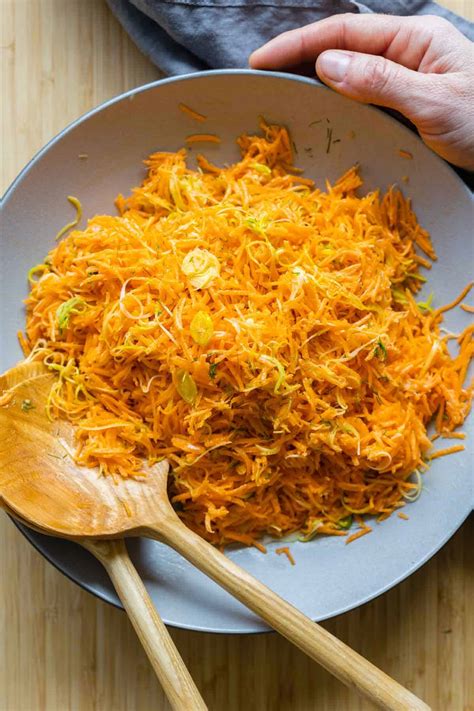 Salad Bar - Grated Carrot - calories, carbs, nutrition