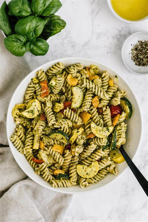 Salad Bar - Pasta with Roasted Vegetables & Pesto - calories, carbs, nutrition