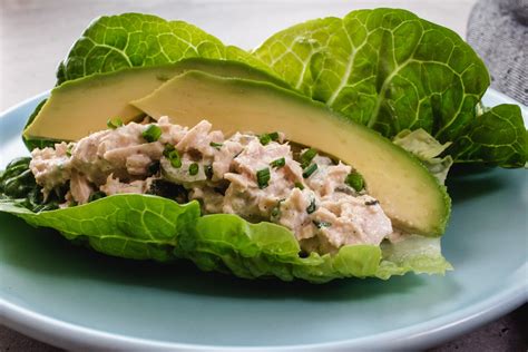 Salad Bar Tuna Mayonnaise in a Lettuce cup - calories, carbs, nutrition