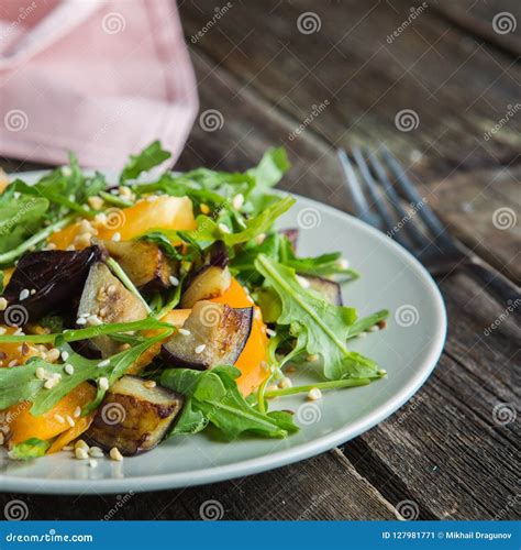 Salad Eggplant & Arugula 6 oz Spoodle - calories, carbs, nutrition