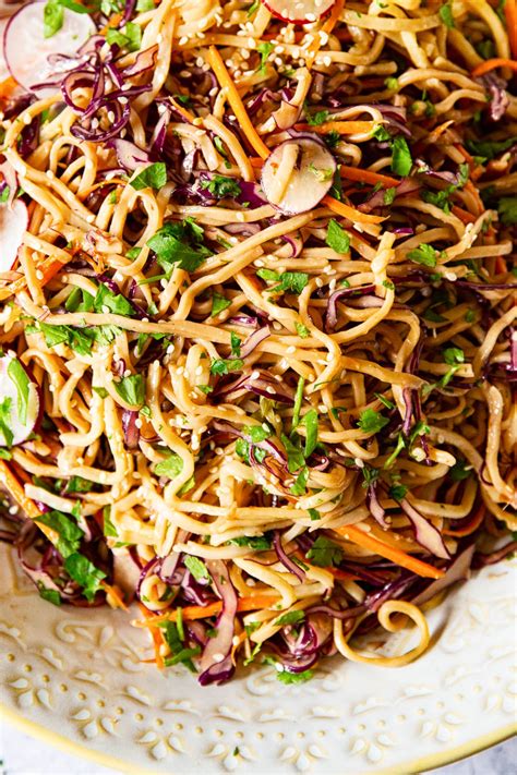 Salad Entree Noodle Asian Peanut - calories, carbs, nutrition