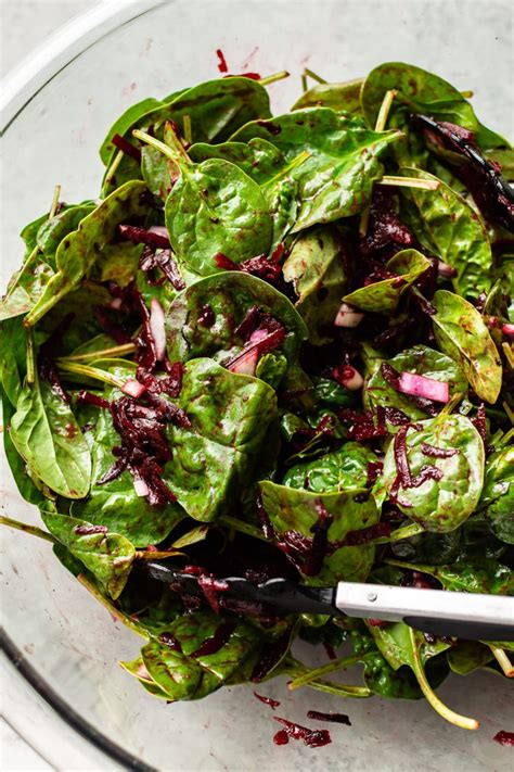 Salad Entree Spinach Beets Cabbage & Amaranth 8 oz - calories, carbs, nutrition