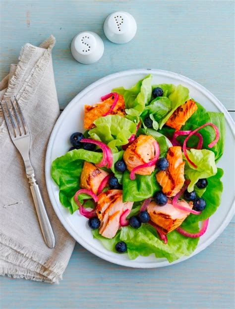 Salmon and Blueberry Salad (34245.3) - calories, carbs, nutrition