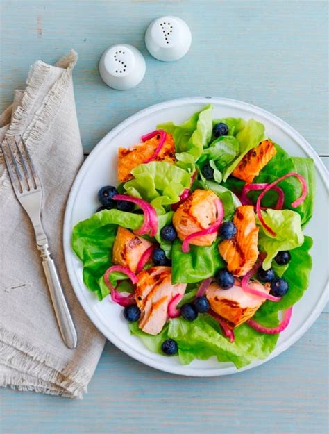 Salmon and Blueberry Salad - calories, carbs, nutrition