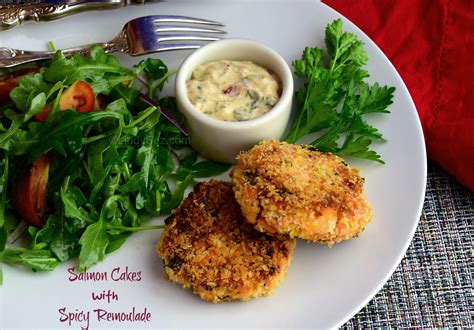 Salmon Cake sandwich with Spicy Cajun Remoulade - calories, carbs, nutrition