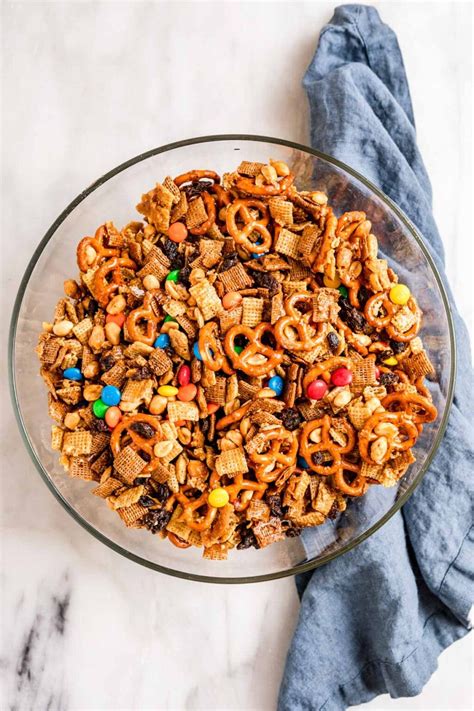 Salty Snack Mix with Nuts - calories, carbs, nutrition