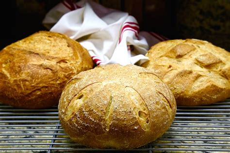 San Francisco Sour Dough Bread - calories, carbs, nutrition