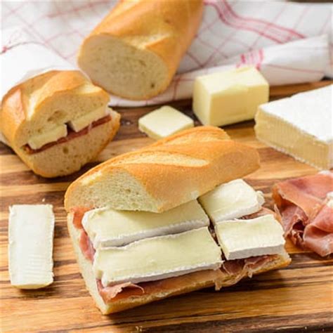 Sand Brie & Prosciutto Baguette - calories, carbs, nutrition