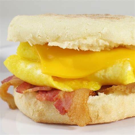 Sand Brkf English Muffin Bacon Fried Egg & Cheese - calories, carbs, nutrition