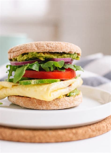 Sand Brkf English Muffin Over Easy Egg Avocado & Tomato Jam - calories, carbs, nutrition