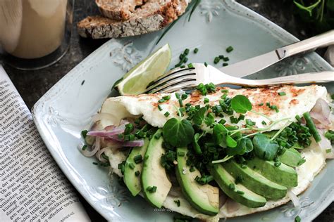 Sand Brkf Multigrain Flat Egg White Omelet Avocado - calories, carbs, nutrition