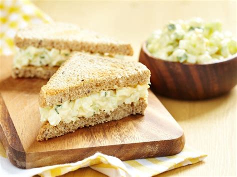 Sand Egg Salad on Wheat No Chol Mayo CMP 1/2 Sandwich - calories, carbs, nutrition