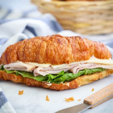 Sand Smoke House Club Croissant Turkey & Ham - calories, carbs, nutrition