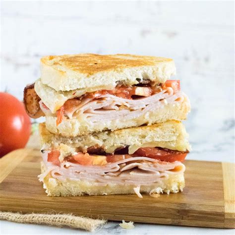 Sandwich, Turkey and Bacon Melt (Bostwick) - calories, carbs, nutrition