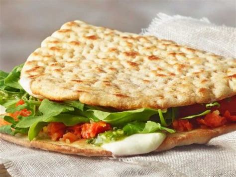 Santorini Flat Bread Sandwich - calories, carbs, nutrition