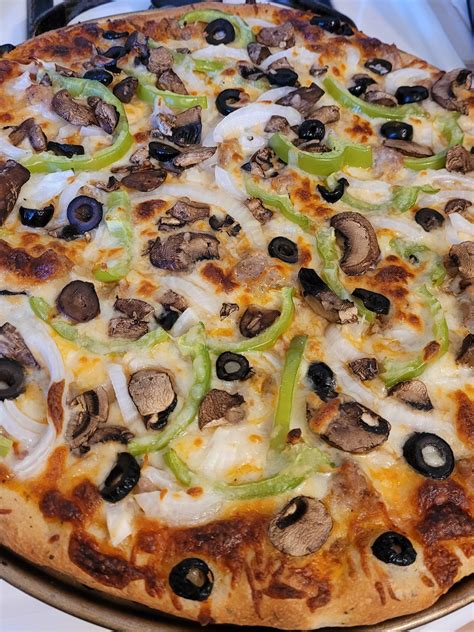 Sausage & Green Pepper Pizza - calories, carbs, nutrition