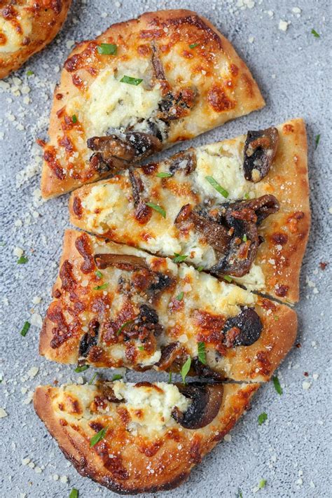 Sausage Mushroom Pepper Flatbread (14170.0) - calories, carbs, nutrition