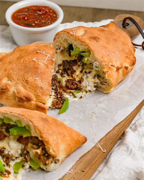 Sausage Onion Pepper Calzone - calories, carbs, nutrition