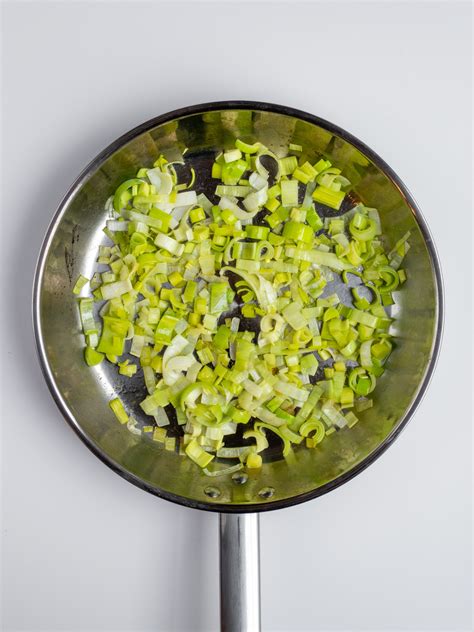 Saute Leeks - calories, carbs, nutrition