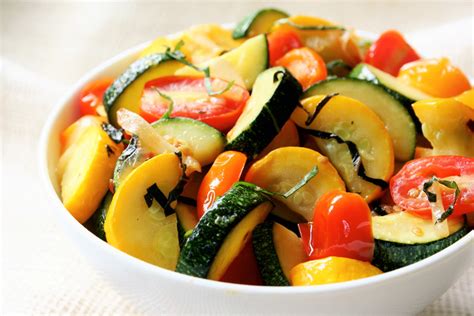 Sauteed Summer Squash with Garlic and Fresh Herbs - calories, carbs, nutrition