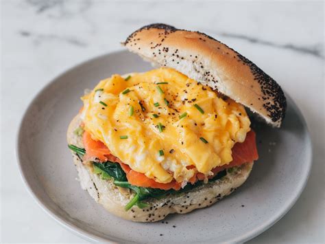 Scrambled Egg O'Bagel with Ham - calories, carbs, nutrition