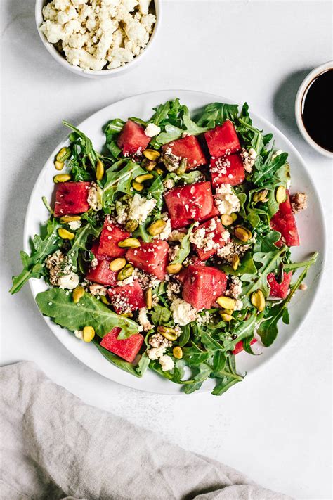 Seasonal Splendor Arugula Salad - calories, carbs, nutrition