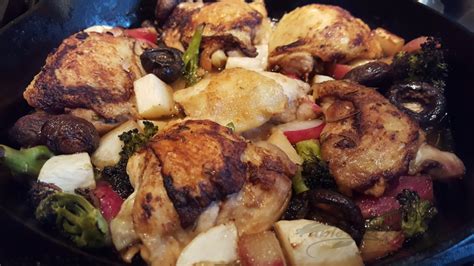 Skillets Herb Chicken - calories, carbs, nutrition