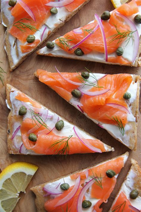 Smoked Salmon Flatbread Pizza - calories, carbs, nutrition