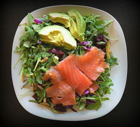 Smoked Salmon Salad (27134.6) - calories, carbs, nutrition