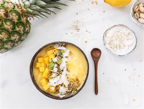 Smoothie Bowl Pineapple Coconut - calories, carbs, nutrition