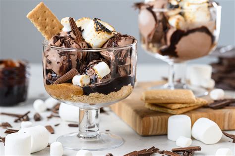 S'Mores Sundae - calories, carbs, nutrition