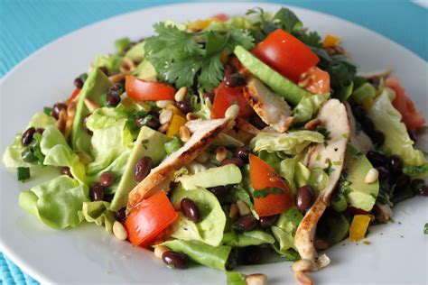 Southwestern Grilled Chicken Salad with Tomato and Black Bean Salsa - calories, carbs, nutrition