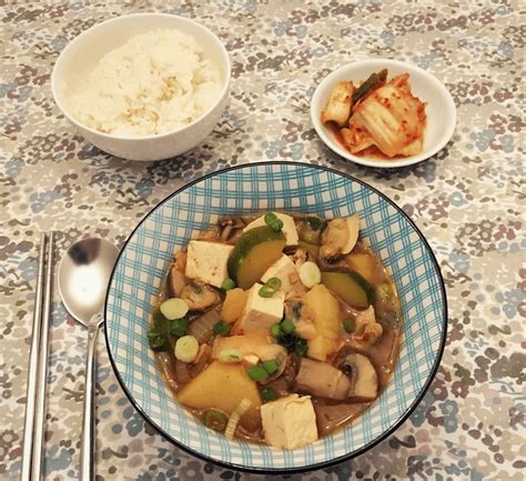 Soybean and Clam Stew (Doenjang Jjigae) - calories, carbs, nutrition