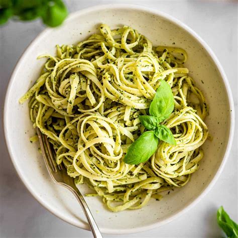 Spaghetti con Pesto - calories, carbs, nutrition