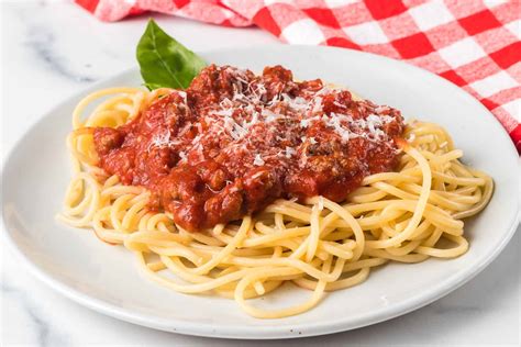 Spaghetti with Meat Sauce - calories, carbs, nutrition