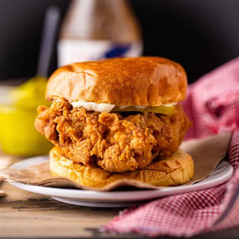 Spicy Chipotle Crispy Chicken Sandwich - calories, carbs, nutrition