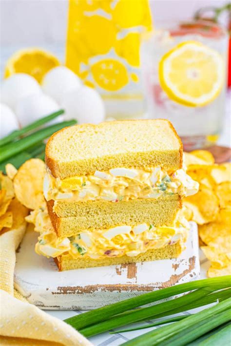 Spicy Pimento Cheese Egg Salad Sandwich - calories, carbs, nutrition