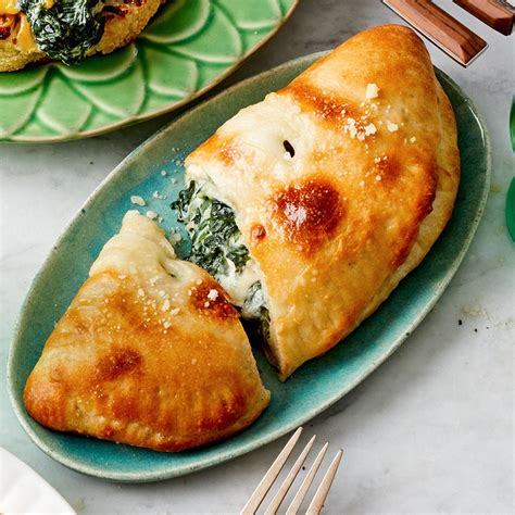 Spinach and Onion Calzone - calories, carbs, nutrition