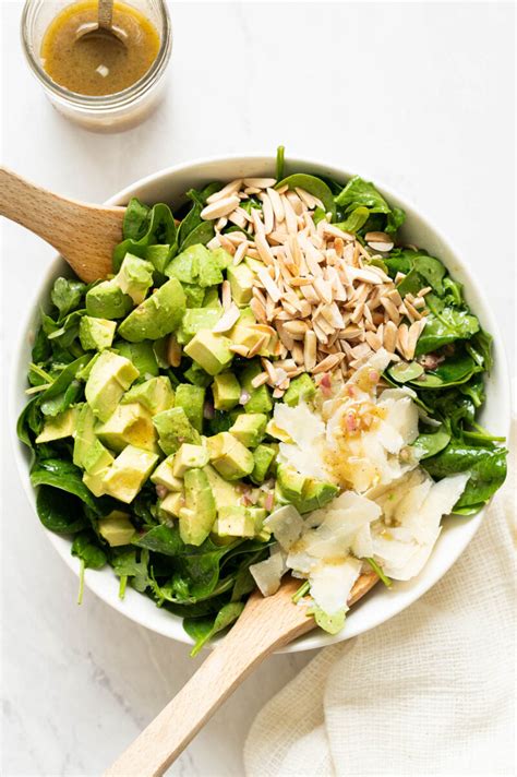 Spinach & Avocado Salad - calories, carbs, nutrition