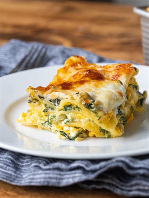 Spinach Butternut Squash Lasagna with Balsamic Tomato Artichoke Salad - calories, carbs, nutrition