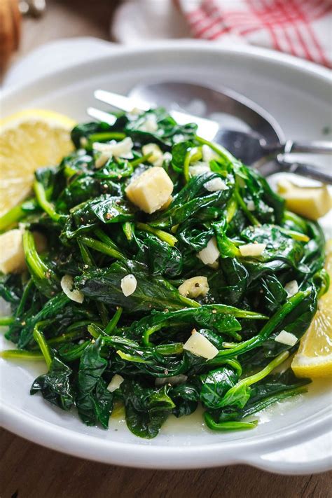 Spinach Fresh Steamed with Garlic 4 oz - calories, carbs, nutrition