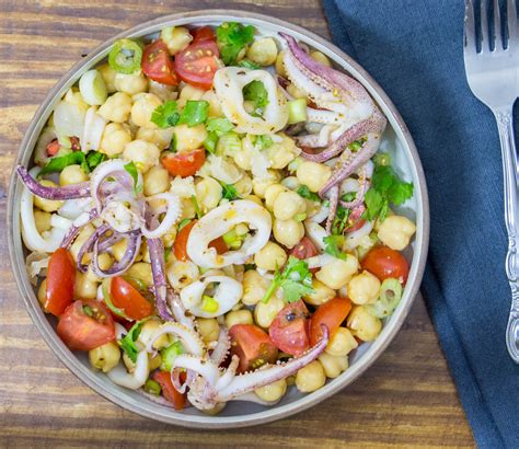 Squid & Chickpea Salad - calories, carbs, nutrition