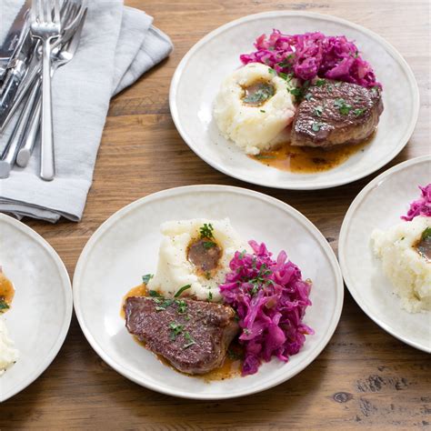 Steak & Ale Stew with Dumplings served with Mashed Potatoes & Braised Red Cabbage - calories, carbs, nutrition