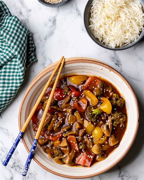 Stir-Fried Vegetables in a Black Bean Sauce and served with Steamed Rice - calories, carbs, nutrition