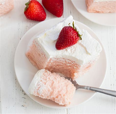 Strawberry Cloud Layer Cake - calories, carbs, nutrition