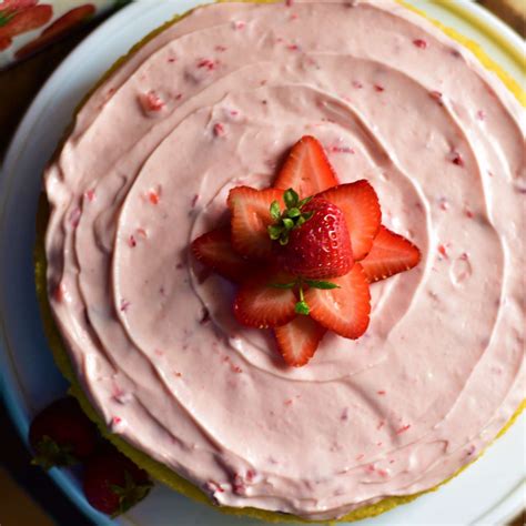 Strawberry Cream Cheese Icing - calories, carbs, nutrition